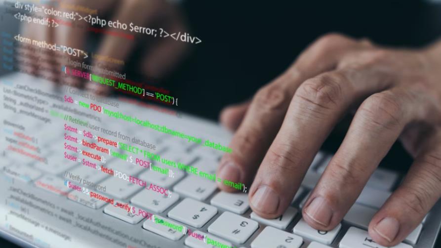 大足区小程序定制开发公司视角下SQL与T-SQL的差异化应用解析